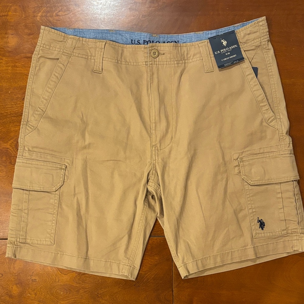 U.S. Polo Assn. Men's Honey Cargo Shorts.  NWT 38